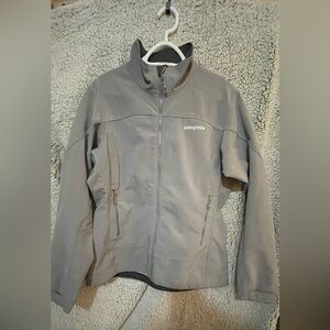 Patagonia Women’s Patagonia PolarTec lightweight jacket. Size Large.